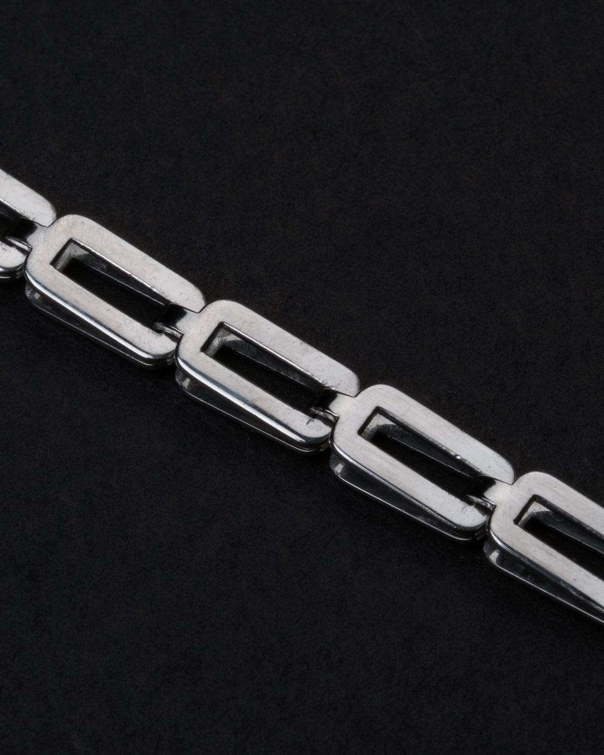 Paper clip chain